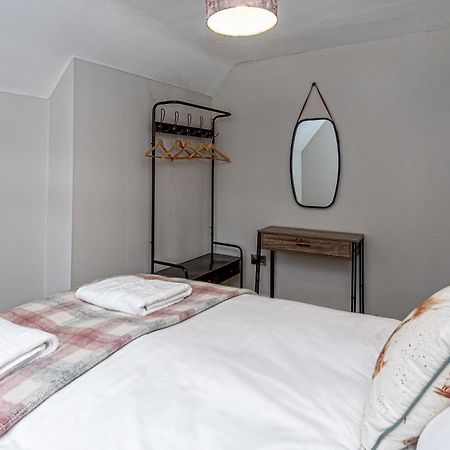 הוילה דולגלאו Character Townhouse In Town Centre & Superb Views מראה חיצוני תמונה