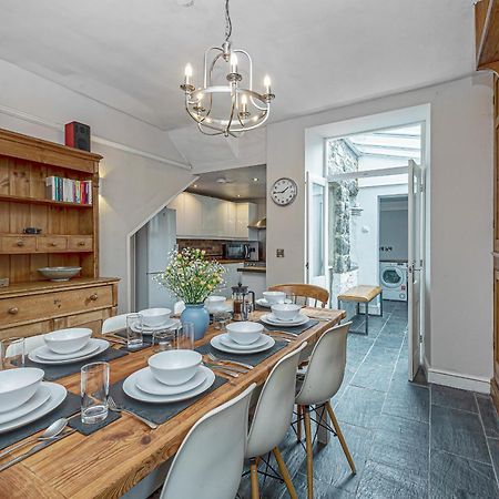 הוילה דולגלאו Character Townhouse In Town Centre & Superb Views מראה חיצוני תמונה