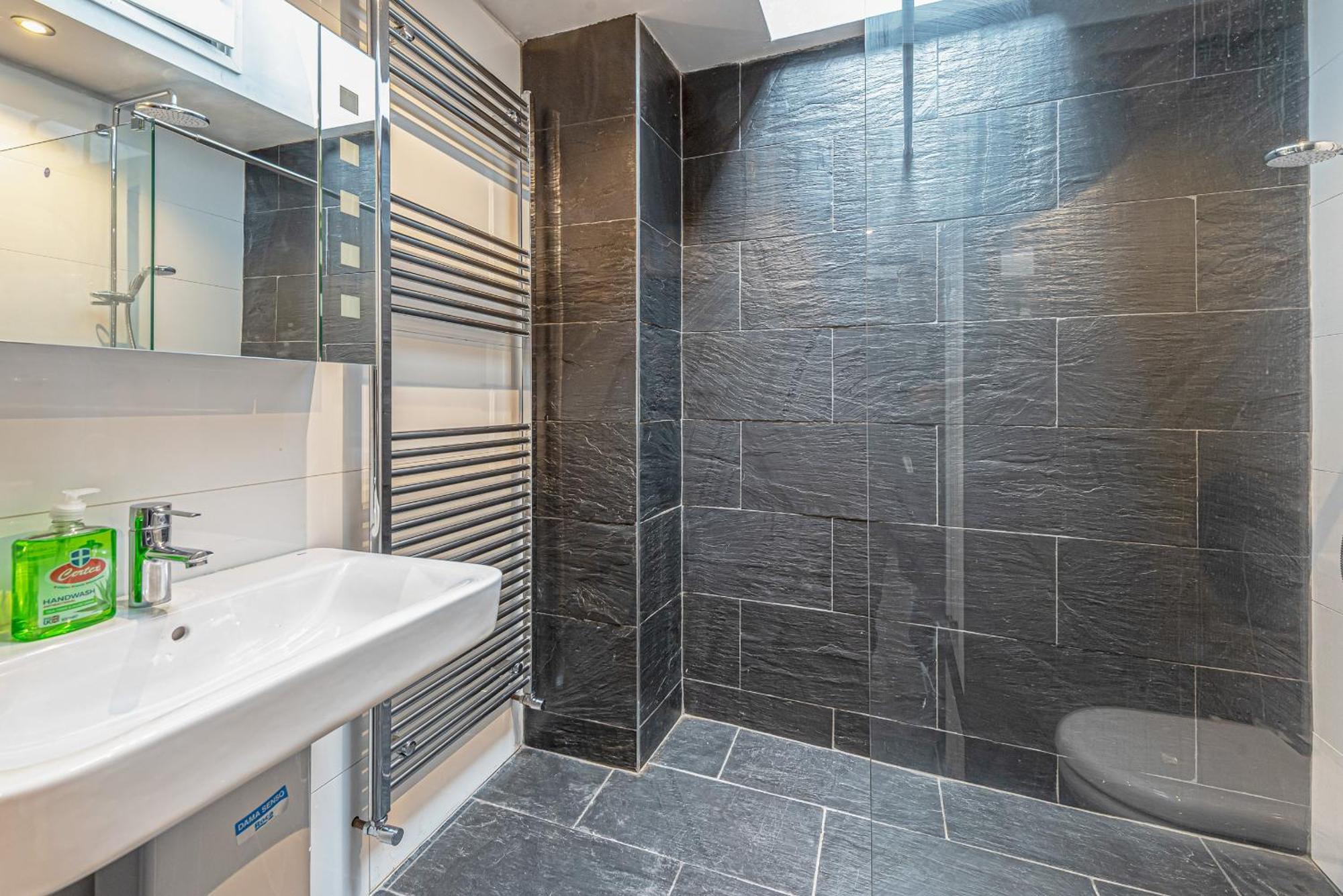 הוילה דולגלאו Character Townhouse In Town Centre & Superb Views מראה חיצוני תמונה