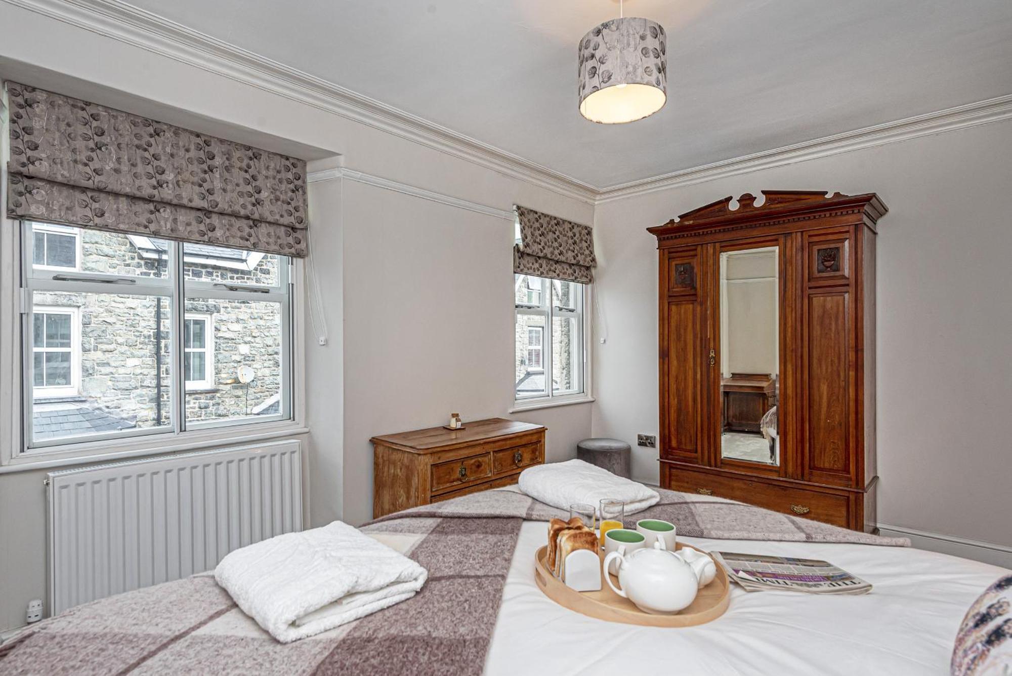 הוילה דולגלאו Character Townhouse In Town Centre & Superb Views מראה חיצוני תמונה