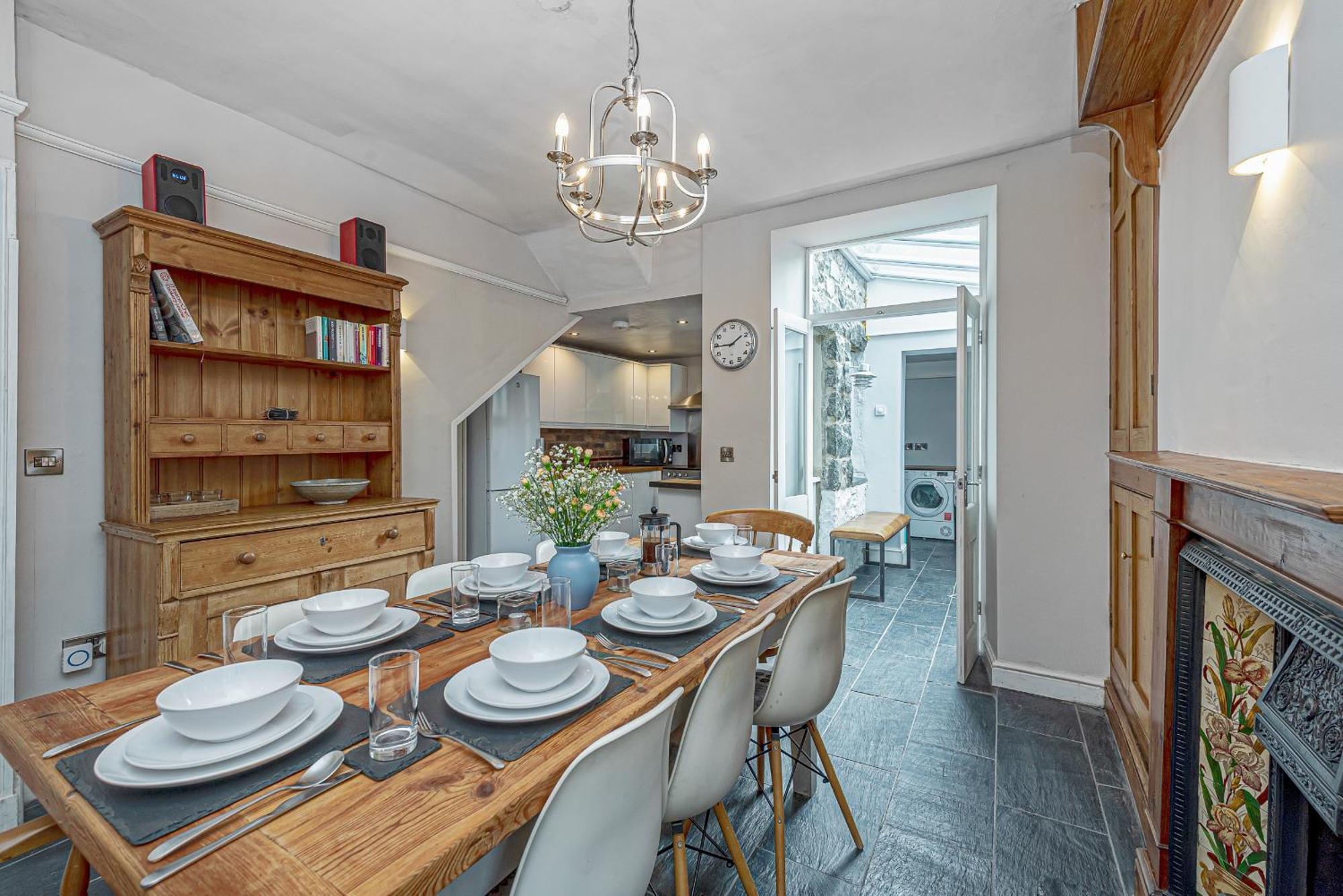 הוילה דולגלאו Character Townhouse In Town Centre & Superb Views מראה חיצוני תמונה